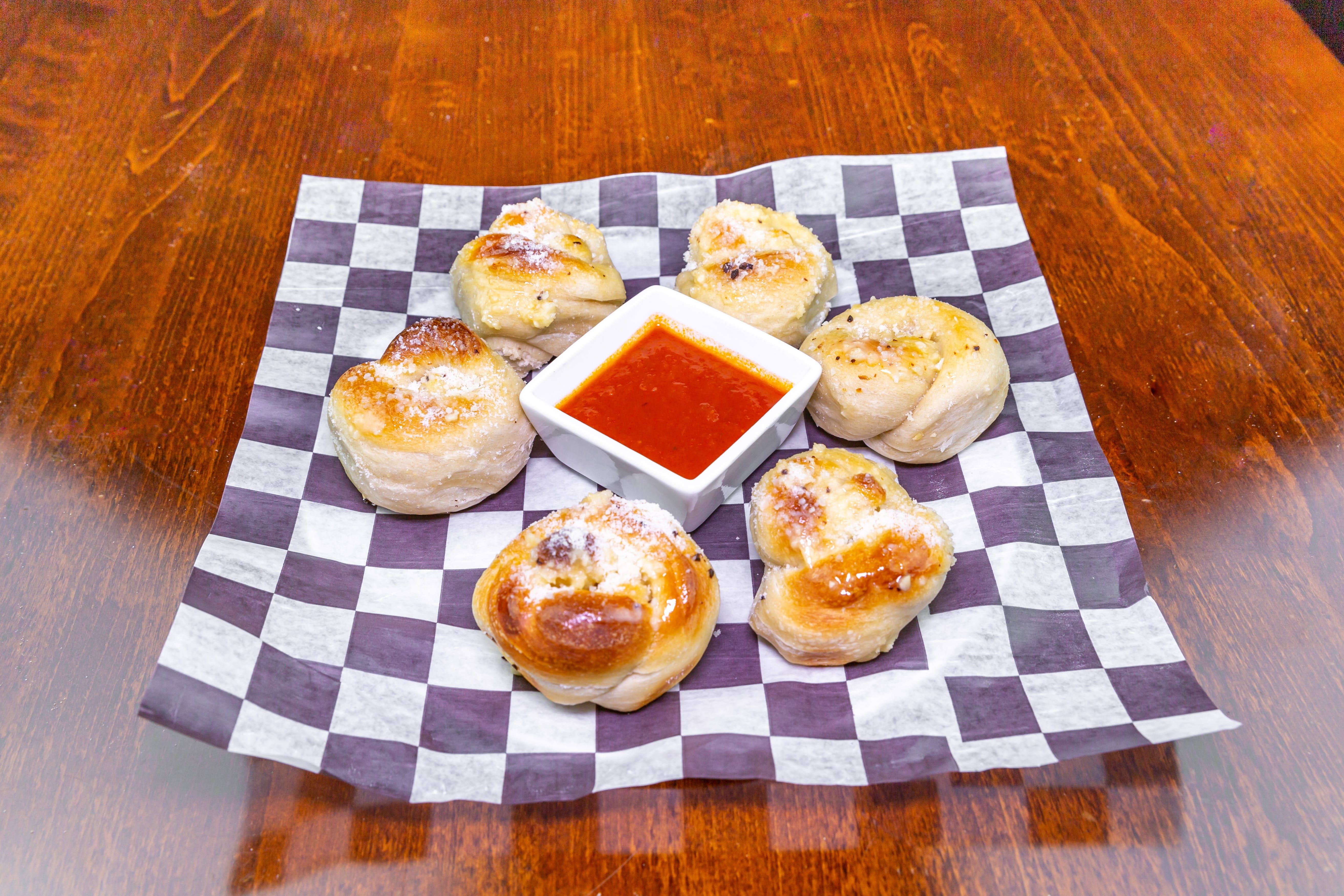 Garlic Knots (6 Pieces).